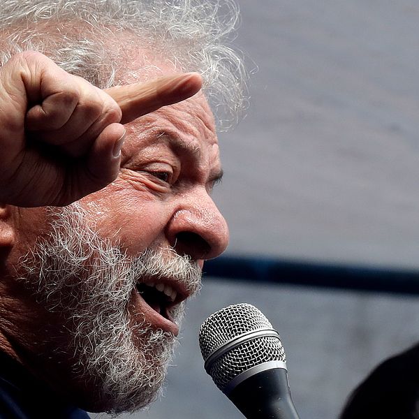 Brasiliens före detta president Lula da Silva annonserar nu att han inte längre tänker ställa upp som presidentkandidat
