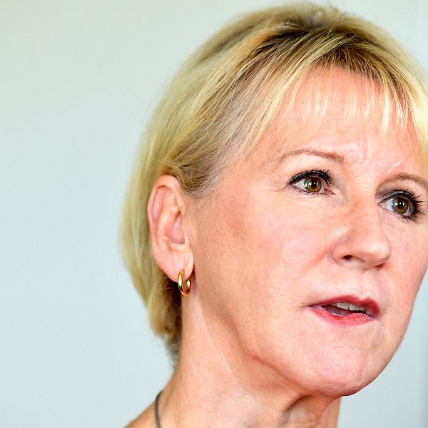 Utrikesminister Margot Wallström (S) kommenterar bråket kring de utvisade kinesiska turisterna.