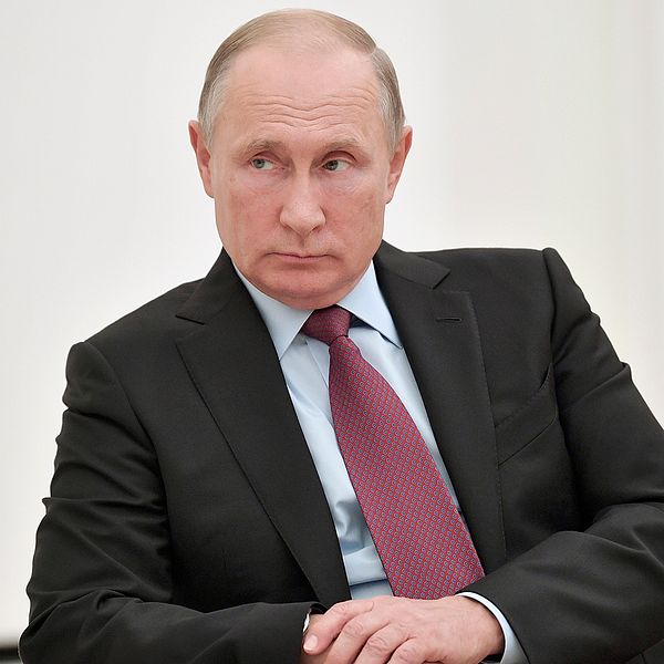 Rysslands president Vladimir Putin ser nu hur det gått knackigt för flera Kremltrogna kandidater i regionvalet i landet.