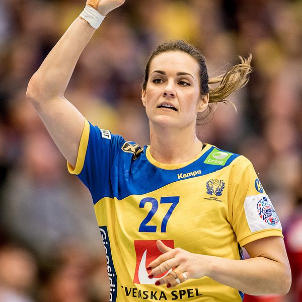 Landslagets försvarsrese Sabina Jacobsen.
