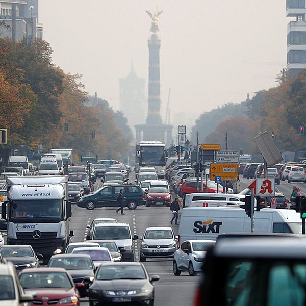 Kaiserdamm i Berlin är en av de genomfartsleder där förbud mot gamla dieselbilar införs redan i år.