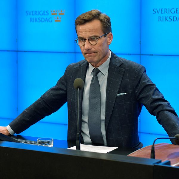 Ulf Kristersson öppnar för en regering utan de andra Allianspartierna.