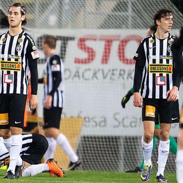 Landskronaspelare deppar efter matchen mot Eskilstuna den 26 oktober.