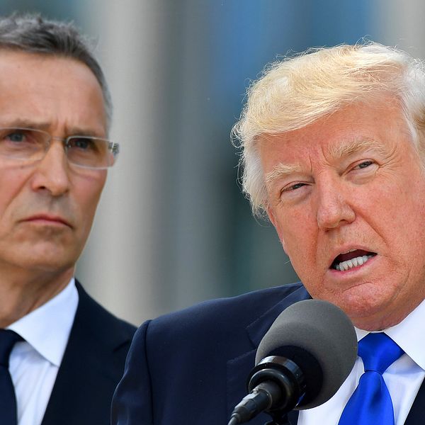 Natos generalsekreterare Jens Stoltenberg och Donald Trump på Natos toppmöte tidigare i år.