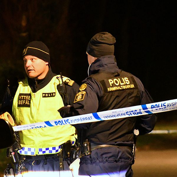 Polis på plats i Kävlinge efter att en man förts till sjukhus efter ett slagsmål.