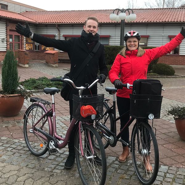 På företaget jobbar 37 personer. Maximilian Blomqvist och Marie Carlsson är två av dem som helst tar cykeln till jobbet.