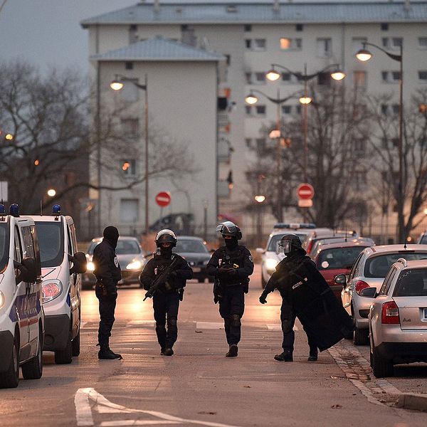 Polis vid insatsen i Neudorf