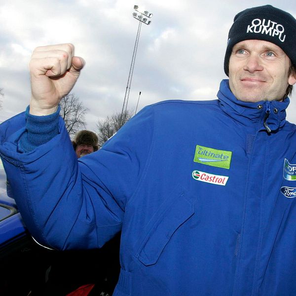 Finländaren Marcus Grönholm gör comeback. Här ses han på Svenska rallyt i Karlstad 2007.