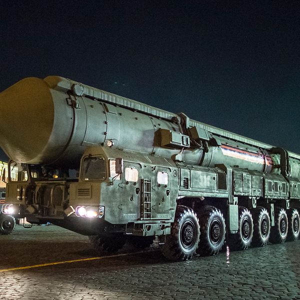 Rysslands ballistiska kärnvapenrobot ”Yars”  visas upp på generalrepetitionen inför ”Segerdagen” på Röda Torget i Moskva i maj 2018.
