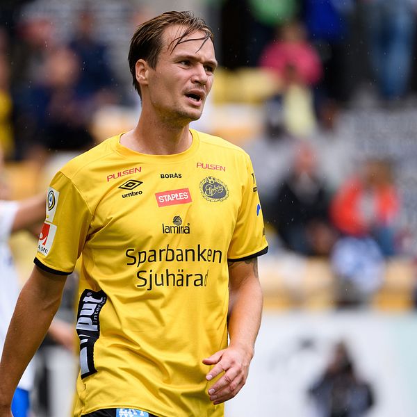 Allsvenske anfallaren Viktor Prodell lämnar Elfsborg för spel i Örebro.