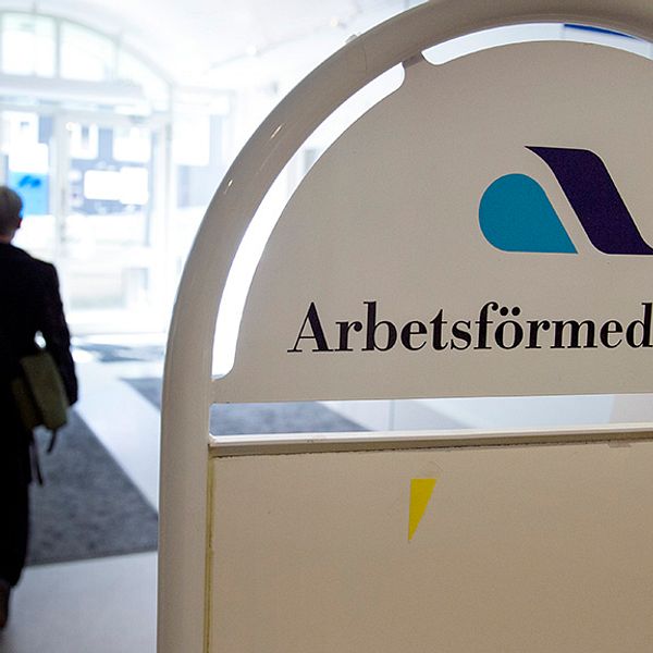 Arbetsförmedlingen varslar 4 500