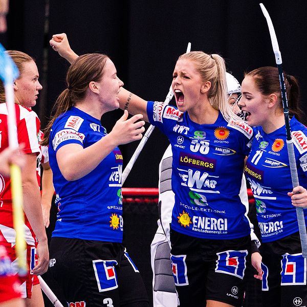 Karlstads Lisa Rengärde jublar under en match mot Pixbo i oktober.
