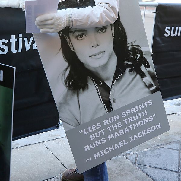 Michael Jackson-fans protesterade när dokumentären ”Leaving Neverland” hade premiär under Sundancefestivalen.