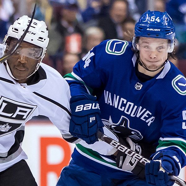 Jonathan Dahlén (höger) under en försäsongsmatch mellan Vancouver och Los Angeles.