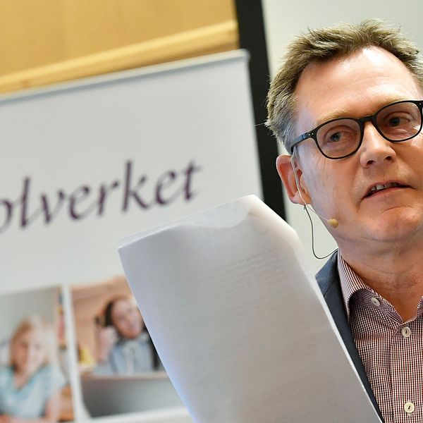 Skolverket har under två års tid varit ute i skolor för att stödja skolornas arbete med att förhindra avhopp från gymnasiet. På bilden Skolverkets generaldirektör Peter Fredriksson.