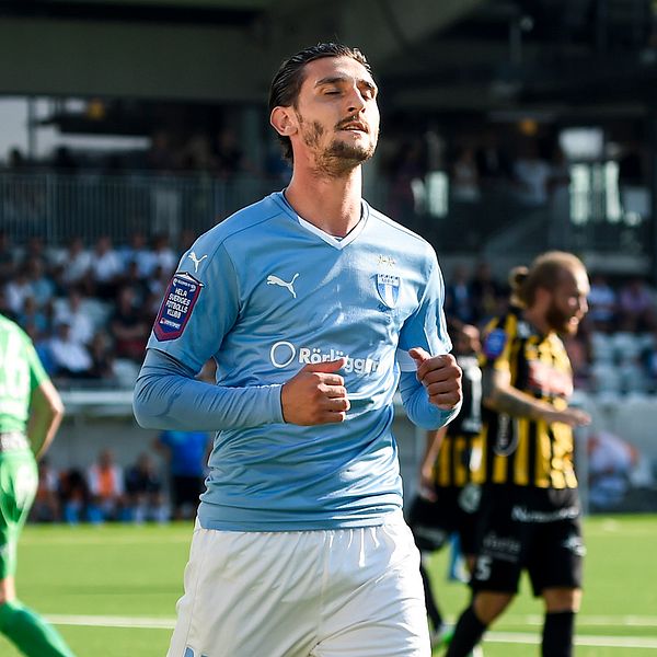 Agon Mehmeti i Malmö FF:s tröja.
