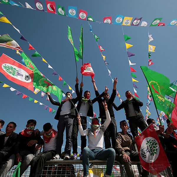 Kurder firar Newroz i Turkiet