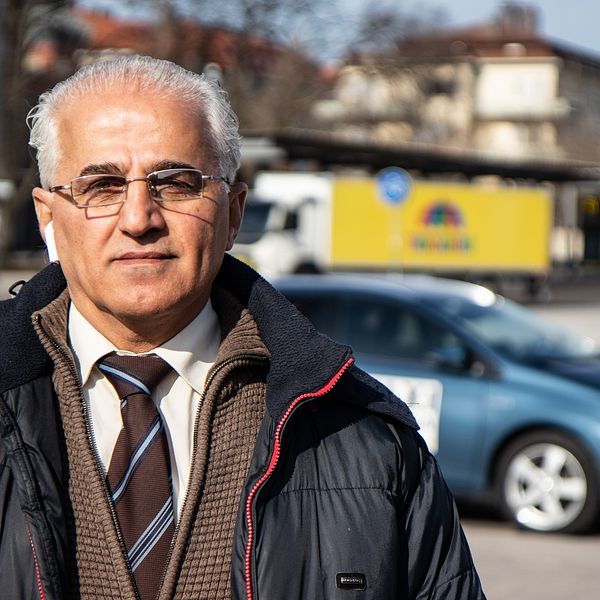 Ali Hosseini är inte nöjd med taxikön vid Resecentrum. Han har ett förslag på hur den kan göras bättre.