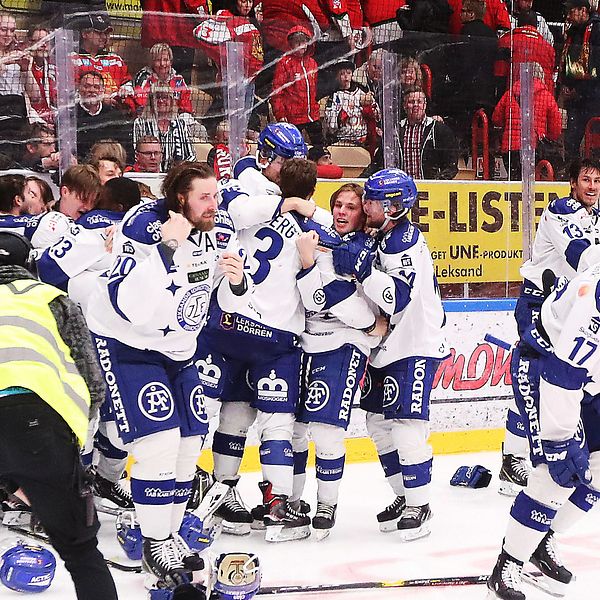 Leksand jublar efter att ha säkrat SHL-platsen.