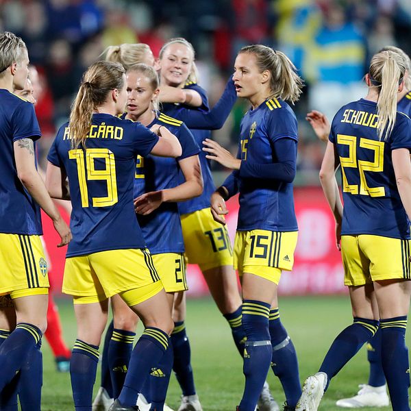 Sverige jublar efter Sofia Jakobssons ledningsmål.