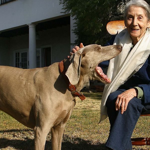 Familjen uppger att Nadine Gordimer har avlidit 90 år gammal.