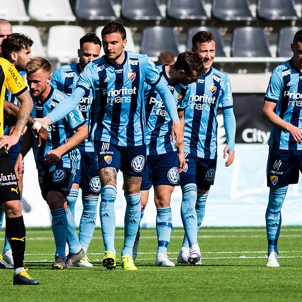 Djurgårdens Erik Berg jublar efter 1–0.