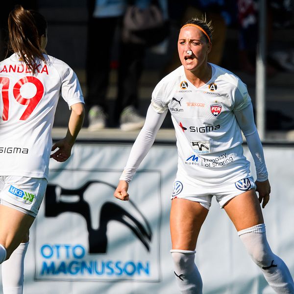 Rosengårds Sanne Troelsgaard Nielsen jublar efter sitt 2–0.