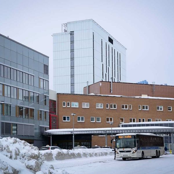 15-åring vårdas för allvarliga skador på Tromsö Universitetssjukhus.