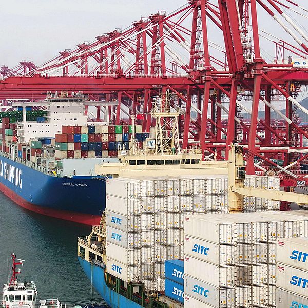 Containerfartyg i Qingdao i Kina.