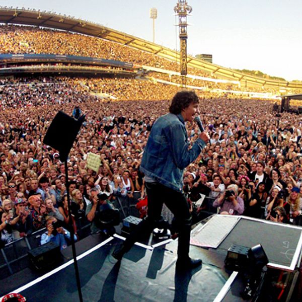 Håkan Hellström hade fler besökare än tidigare rekordhållaren Bruce Springsteen.