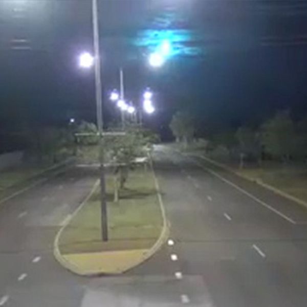 en meteorit fångades på film av övervakningskameror