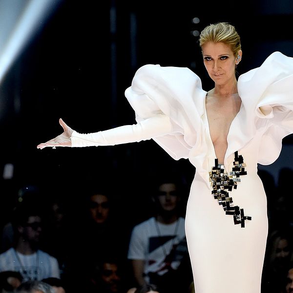 Celine Dion framför ”My Heart will Go On” på Billboard Music Awards.