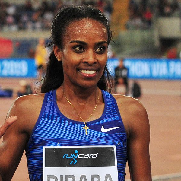 Genzebe Dibaba vann planenligt 1500 meter i Diamond League-tävlingen i Rabat.
