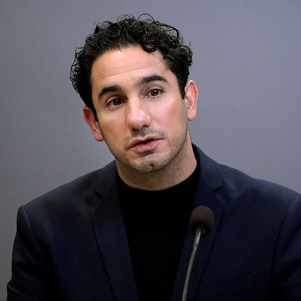 ”Svenska staten ska återta kontrollen över spelmarknaden”, säger Ardalan Shekarabi.