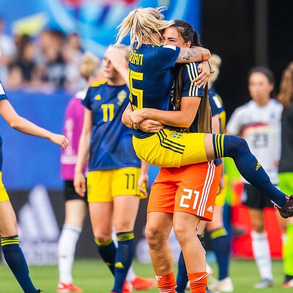 Svensk glädje efter segern mot Tyskland