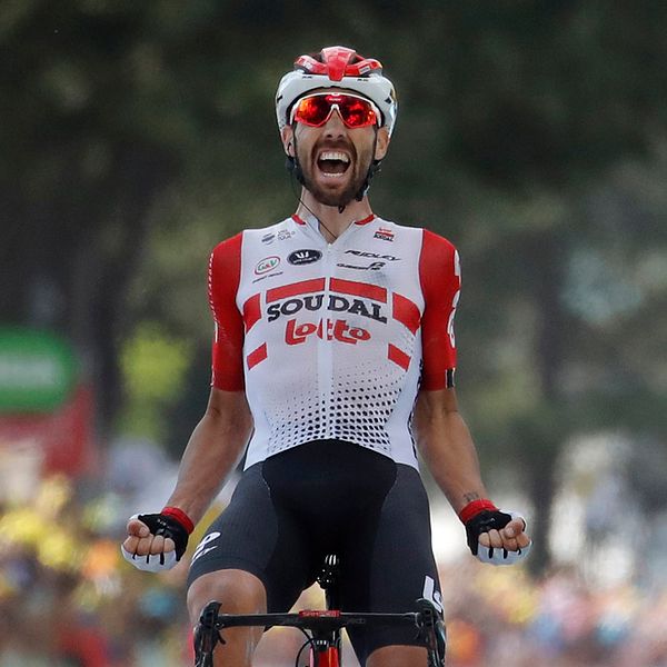 Thomas De Gendt jublar efter etappsegern i Tour de France.