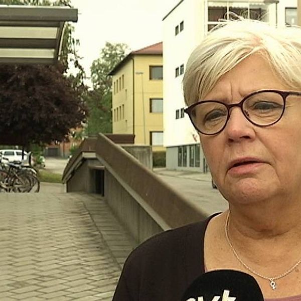 – Det är sorgligt att sådant här ska kunna hända, säger skolnämndens ordförande Monica Fällström (S).