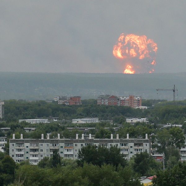 Ammunitionsdepån i sibiriska Krasnojarsk skakas av nya explosioner. Arkivbild.