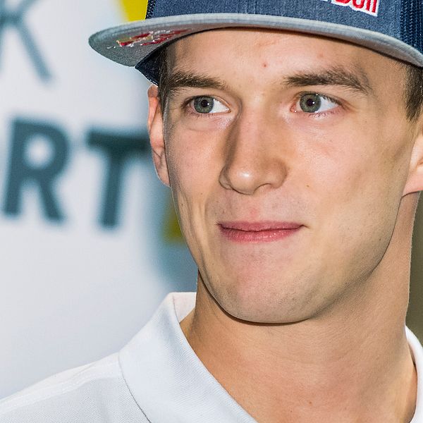 Timmy Hansen jagar sin första VM-titel i rallycross. Efter segern i Loheac är han bara två
poäng från ledning.