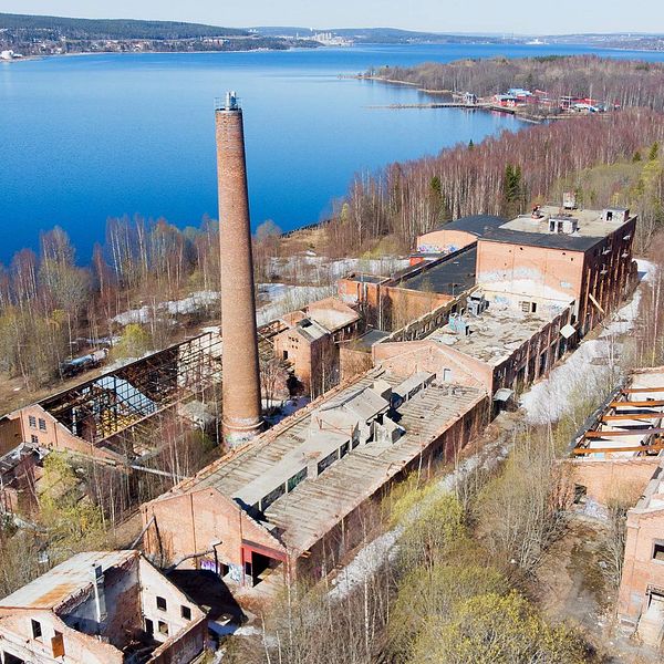 Fabriksruinen i Nyhamn söder om Sundsvall.