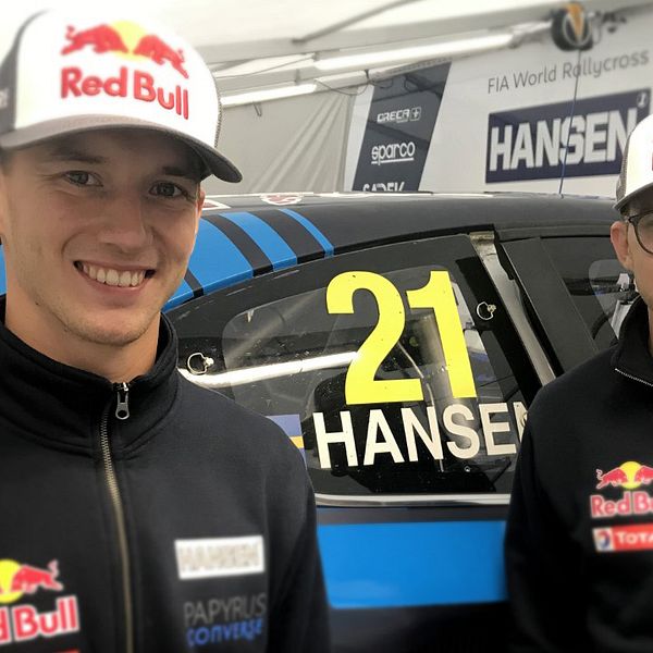 Timmy och Kevin Hansen kör om VM-titeln i rallycross. Bara två poäng bakom
ledaren Andreas Bakkerud i nuläget.