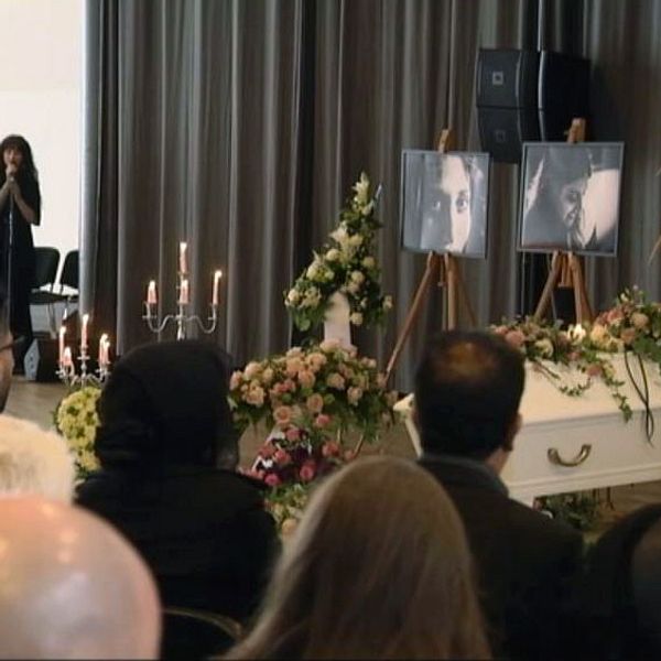 Karolin Hakims begravning besöktes av hundratals människor.