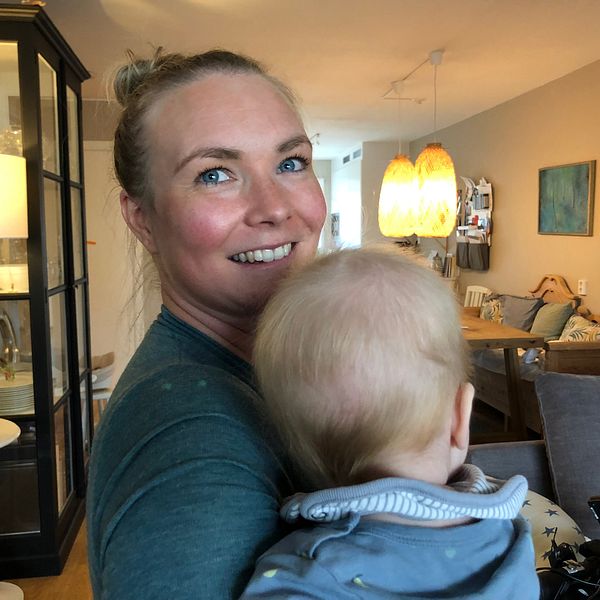 För knappt fem månader sedan födde Gunilla Dittmer från Göteborg sin dotter i vatten. Hör henne berätta om varför hon uppmanar andra mammor att testa samma sak.