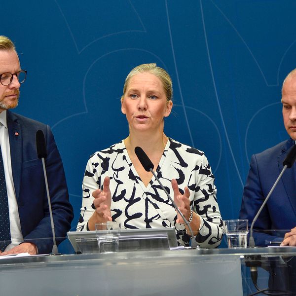 Mikael Damberg (S), Karolina Skog (MP) och Morgan Johansson (S).