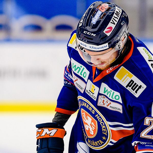 Växjös Brendan Shinnimin deppar under ishockeymatchen i SHL mellan Växjö och Skellefteå den 21 september 2019 i Växjö.