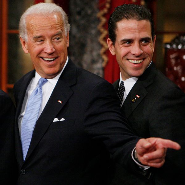 Presidentkandidat Joe Biden och hans son Hunter Biden. Arkivbild.