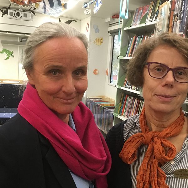 Till vänster Annika Wredenberg, kulturchef Torsby kommun och Agneta Strandberg, bibliotekschef.