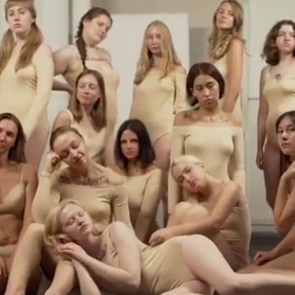 Den ryska influencern Natalja Zemljanuchina har uppmanat kvinnor att posta bilder på sina kroppar i protest mot skönhetsidealen i Ryssland.