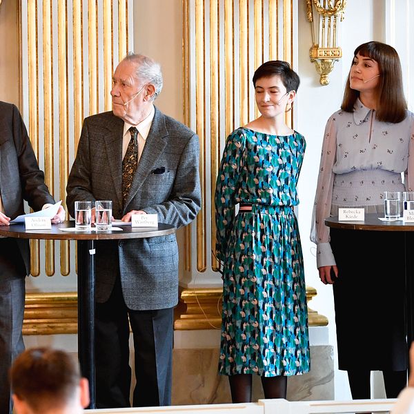 Anders Olsson, Pär Westberg, Rebecka Kärde, Mikael Blomqvist, Henrik Petersen presenterar 2018 och 2019 års pristagare av Nobelpriset i litteratur i Börssalen i Gamla Stan i Stockholm