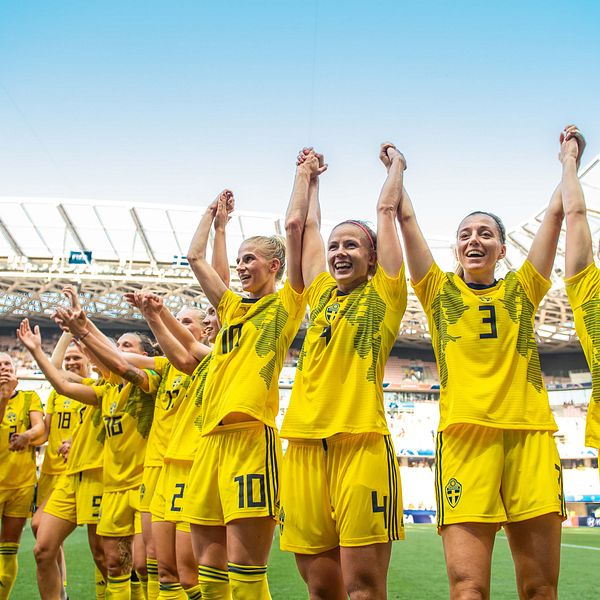 Svenskt bronsjubel i fotbolls-VM som sågs av rekordpublik.